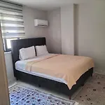 Miamia מלון דירות 4*